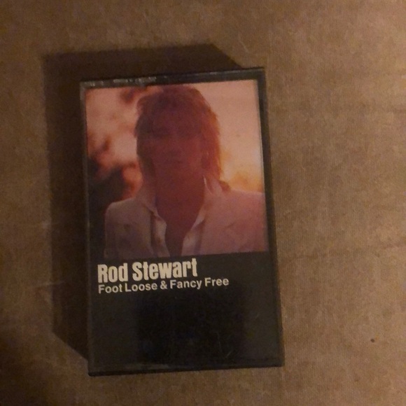 Rod Stewart foot loose and Fancy free cassette tape music - Picture 1 of 4